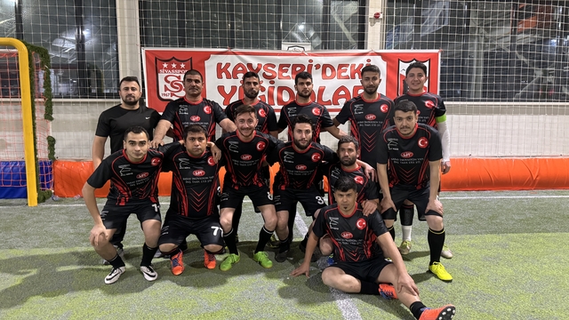 Kayseri'deki Sivaslılar futbol turnuvasında bir araya geldi