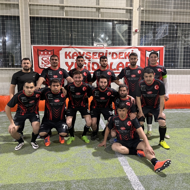 Kayseri'deki Sivaslılar futbol turnuvasında bir araya geldi