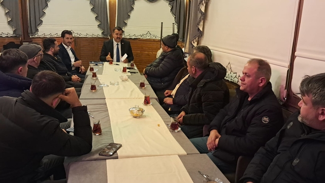 Suşehri Belediye Başkanı Kayaoğlu, taksicilerle bir araya geldi