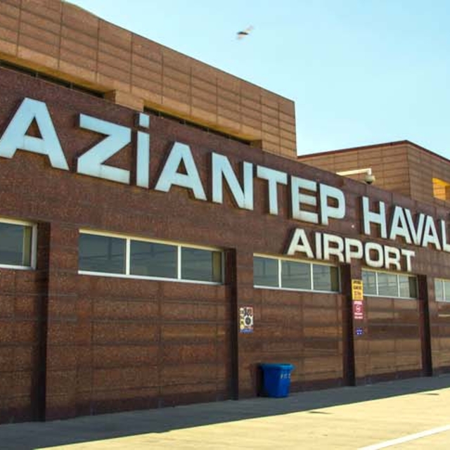 Gaziantep Havalimanı'nda tanımlanamayan cisim nedeniyle ara verilen uçuşlar...