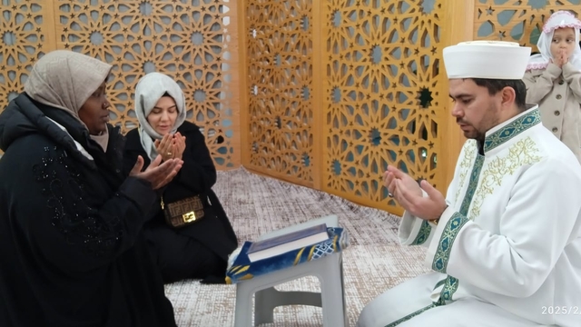 Adıyaman'da Kenyalı kadın Müslüman oldu