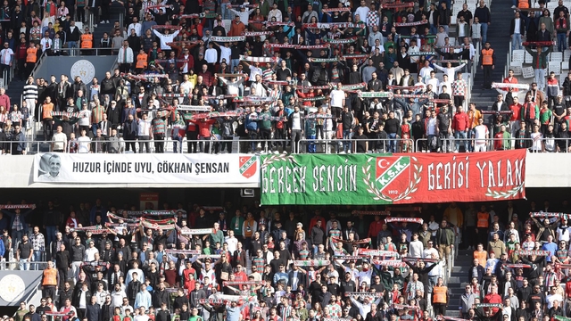 Karşıyaka taraftarından kenetlenme çağrısı