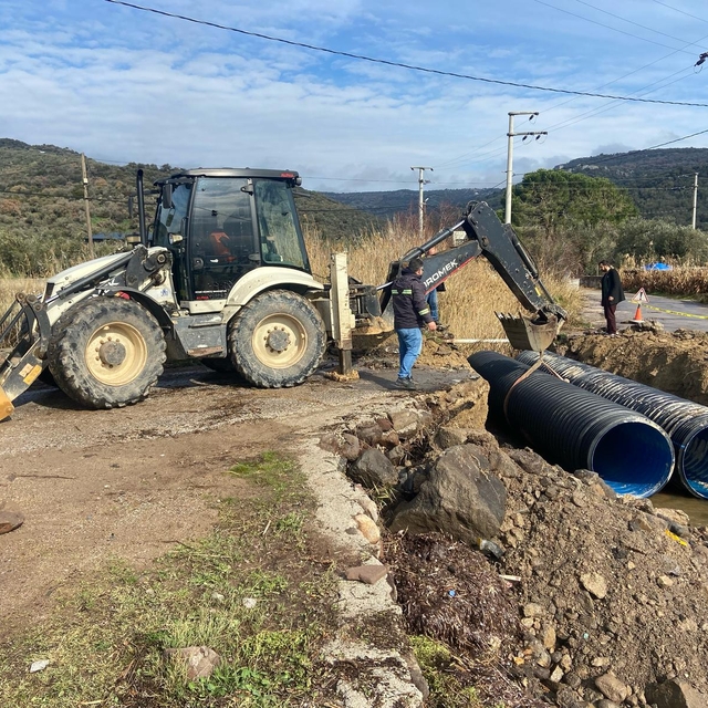 Çanakkale'de sağanak nedeniyle yıkılan köprünün yapımına başlandı