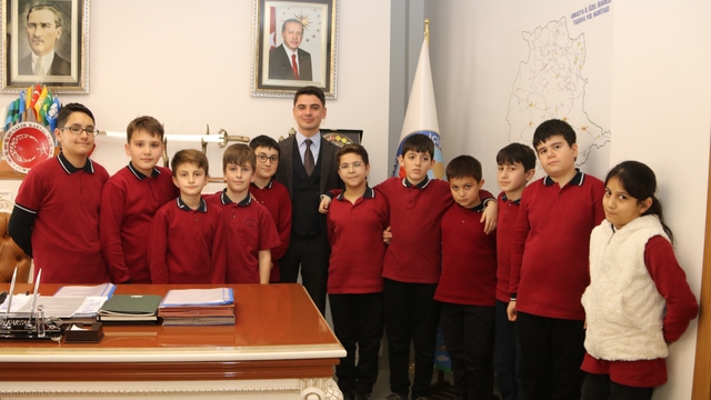 Başarılı sporculardan Kaymakam Kartal'a ziyaret