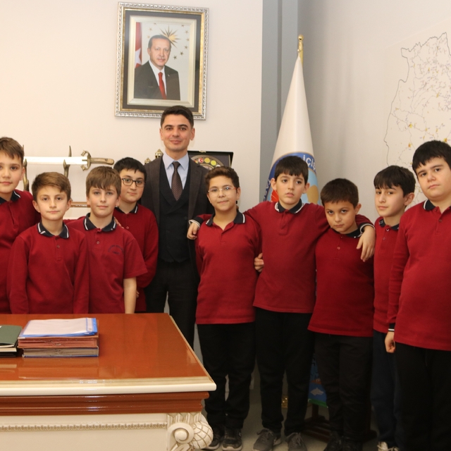 Başarılı sporculardan Kaymakam Kartal'a ziyaret