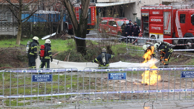 Sondaj sırasında metan gazından çıktığı değerlendirilen yangın söndürüldü (3)