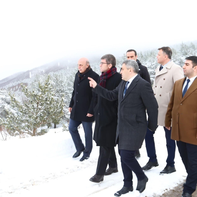 Amasya Valisi Bakan, Merzifon'da karla mücadele çalışmalarını inceledi