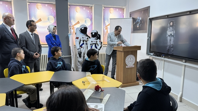 Karaman'da "Yapay Zeka ve Sanal Gerçeklik Destekli Astronomi Atölyesi" açıldı