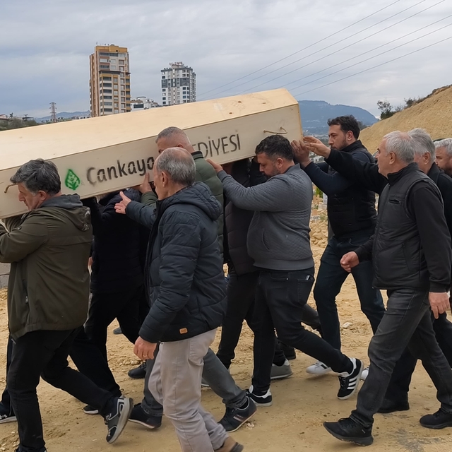 Şube sekreterini öldürüp intihar eden sendika başkanı toprağa verildi