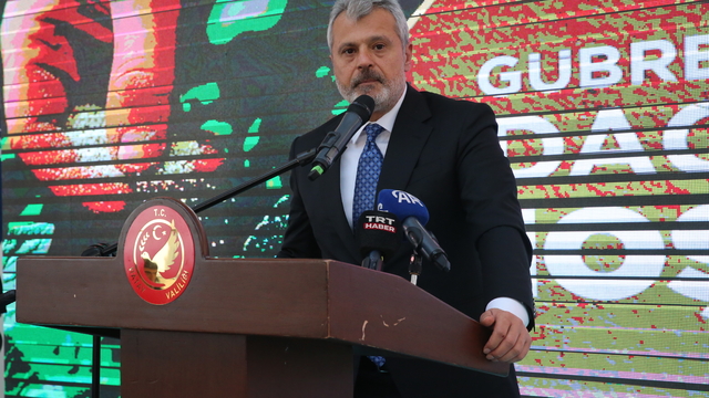 Hatay'da depremzede üreticilere makine, ekipman ve gübre dağıtıldı