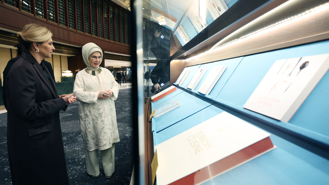 Emine Erdoğan ile Ukrayna Devlet Başkanının eşi Zelenska Cumhurbaşkanlığı Millet Kütüphanesi'ni ziyaret etti
