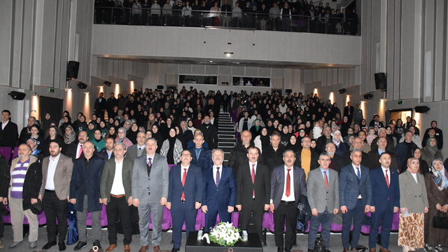 Trabzon'da lise öğrencileri "Filistin" temalı program düzenledi