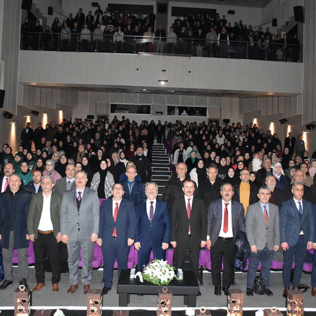 Trabzon'da lise öğrencileri "Filistin" temalı program düzenledi