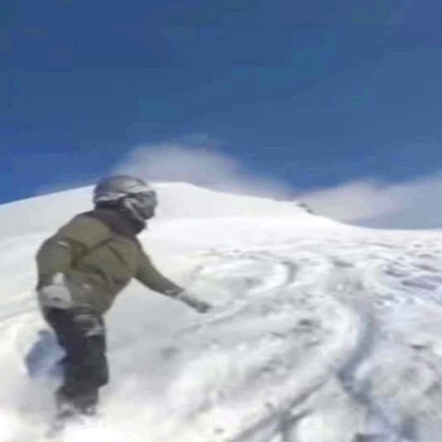 Sanal devriye yapan jandarma, çığ bölgesinde kayan kişiyi tespit edip, ceza...