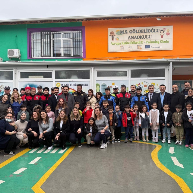 Akhisar'da minik öğrencilerden kan bağışı kampanyası