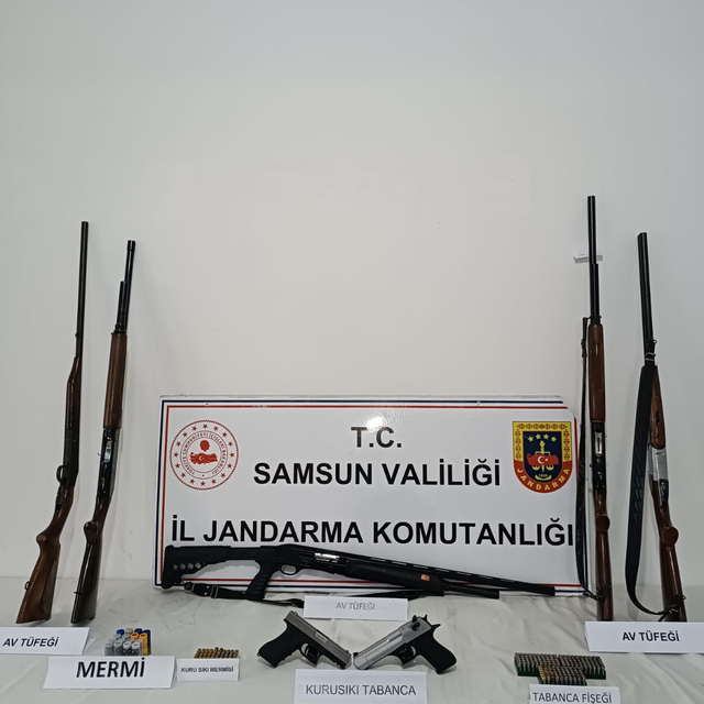 Samsun'da kaçak silah ticareti operasyonunda 4 zanlı yakalandı