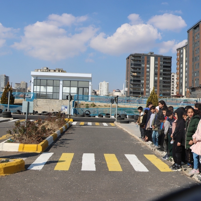 Şanlıurfa'da çocuklara trafik eğitimi verildi
