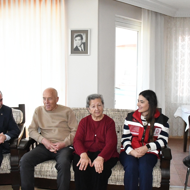 Aile Yılı etkinlikleri kapsamında evlilikte 25. ve 50. yılını dolduran çift...