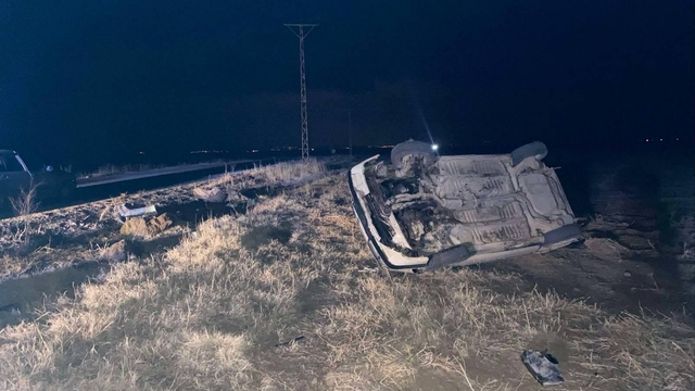 Bitlis'te şarampole devrilen otomobildeki 5 kişi yaralandı