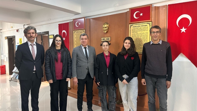 Kumluca'daki Gül Çetin Kaur Anadolu Lisesi öğrencileri, TÜBİTAK bölge finallerinde yarışacak