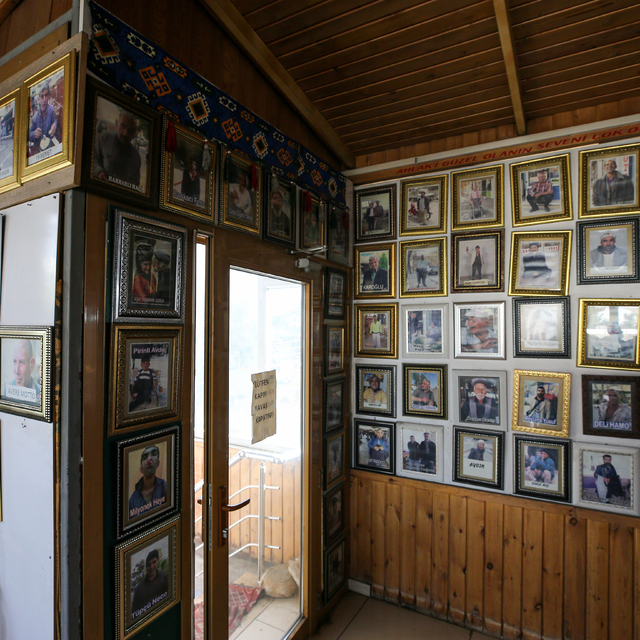 Adıyaman'ın renkli simaları lokanta duvarında yaşıyor