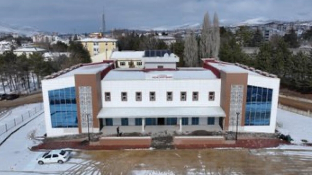 Kırşehir Valisi Demiryürek, Sağlıklı Hayat Merkezi'nde incelemede bulundu