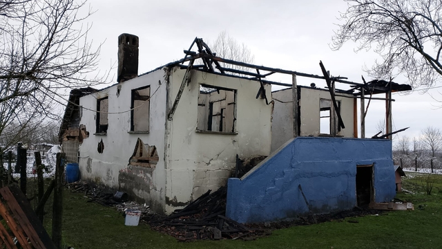 Salıpazarı'nda yangın sonucu bir ev kullanılamaz hale geldi