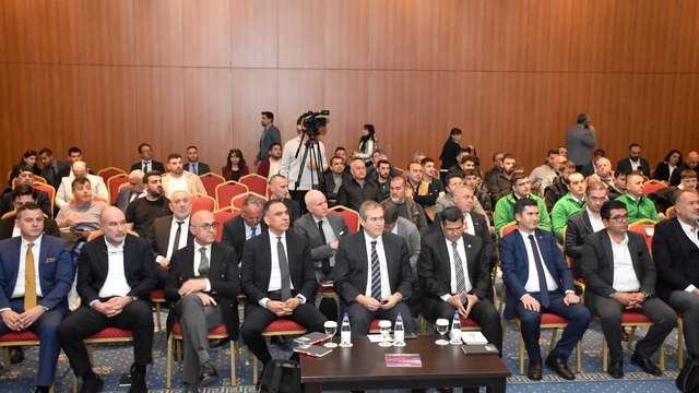 Antalya'da "Araç Kiralama Sektörünün Dünü, Bugünü, Geleceği Paneli" düzenlendi
