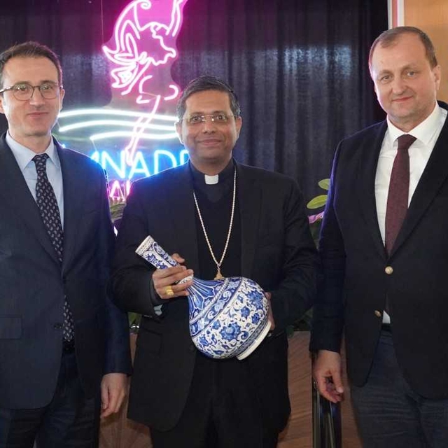 Vatikan'dan gelen heyet, İznik Su Altı Bazilikası'nı inceledi