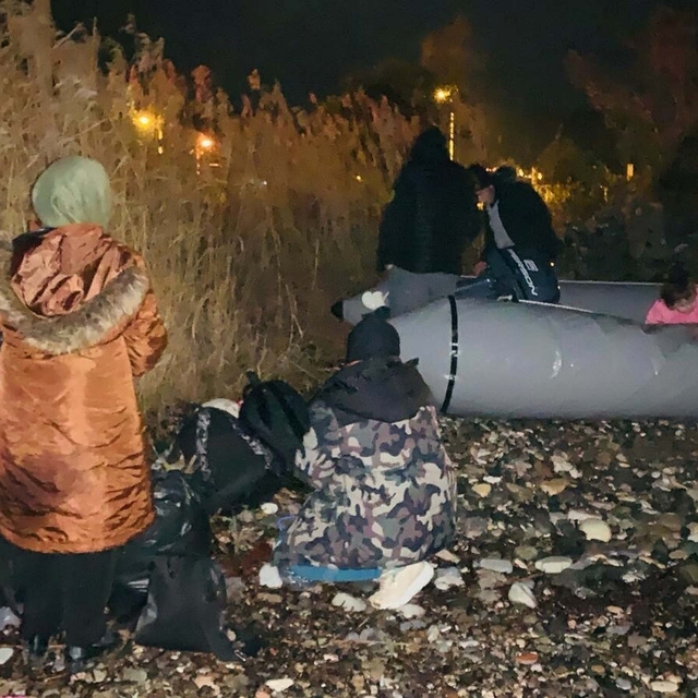 Edremit'te 23 kaçak göçmen ile 5 organizatör yakalandı