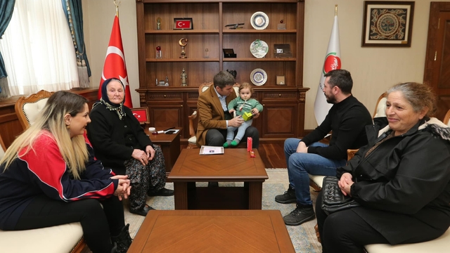 Şehit ailelerinden Amasya Valisi Bakan'a ziyaret