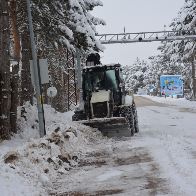 Başçiftlik Kayak Merkezi'nde kar kalınlığı 60 santimetreye ulaştı