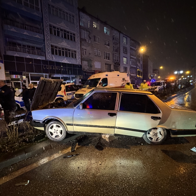 Karaman'da kaza yapan alkollü sürücü, polis aracında kendini vurdu