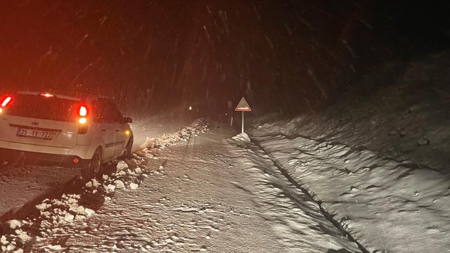 Çanakkale'nin yüksek kesimlerinde kar yağışı (2)