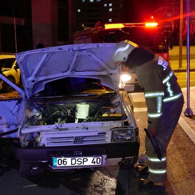 Kırıkkale'de iki otomobilin çarpıştığı kazada 3 kişi yaralandı