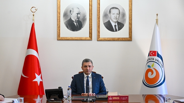 Antalya "2025 yılı D-8 Turizm Şehri" seçildi