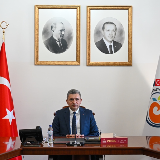 Antalya "2025 yılı D-8 Turizm Şehri" seçildi