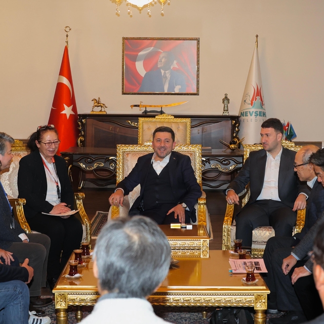 Japon iş insanları Nevşehir Belediyesini ziyaret etti