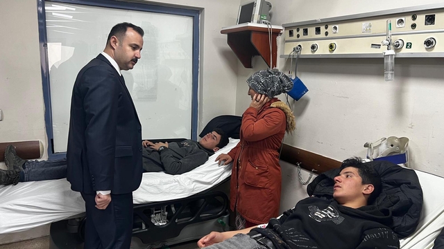 Minibüs, şarampole yuvarlandı; 5'i öğrenci, 6 yaralı