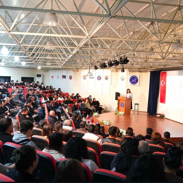 Finike'de afet semineri düzenlendi