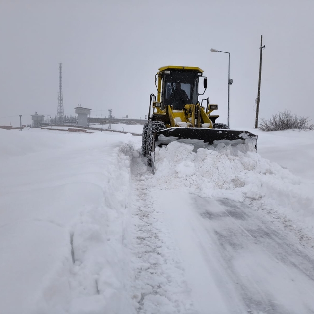 Karlıova'da kar kalınlığı 60 santimi buldu (2)