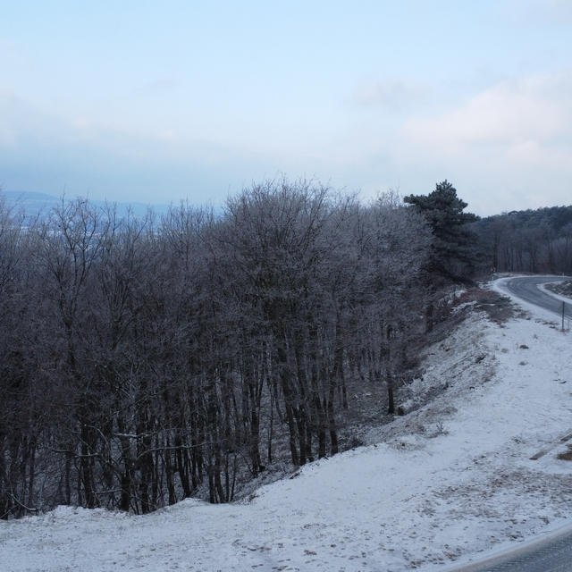 Çanakkale'nin bazı ilçelerinde kar yağışı etkili oldu