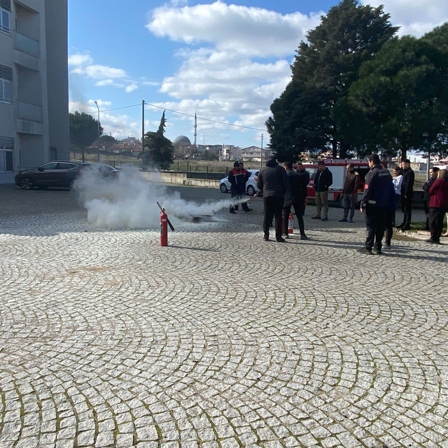 Ezine Devlet Hastanesi'nde yangın tatbikatı yapıldı