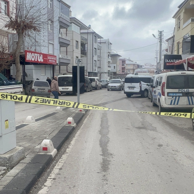 Kahvehanede, çay ocağının başında ölü bulundu