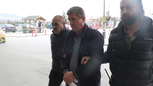 Eşini 14 bıçak darbesiyle öldüren sanık: Onu çok seviyordum