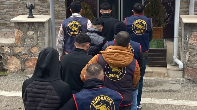 Elazığ'da 800 metre bakır kablo çalan 4 şüpheli yakalandı