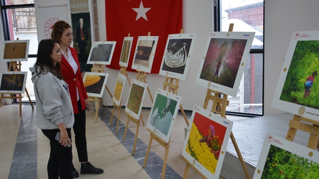 Hakkari'de "14. Tarım, Orman ve İnsan" konulu fotoğraf sergisi açıldı