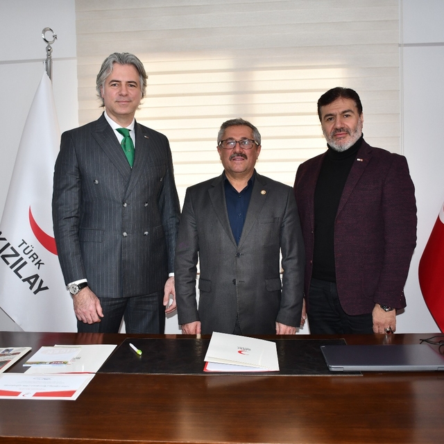 Türk Kızılay Kemalpaşa Şubesi'nde başkanlığa yeniden Elçiboğa seçildi