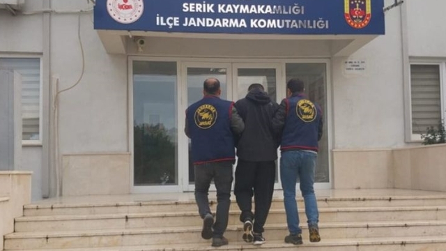 Antalya'da çeşitli suçlardan aranan 214 şüpheli yakalandı