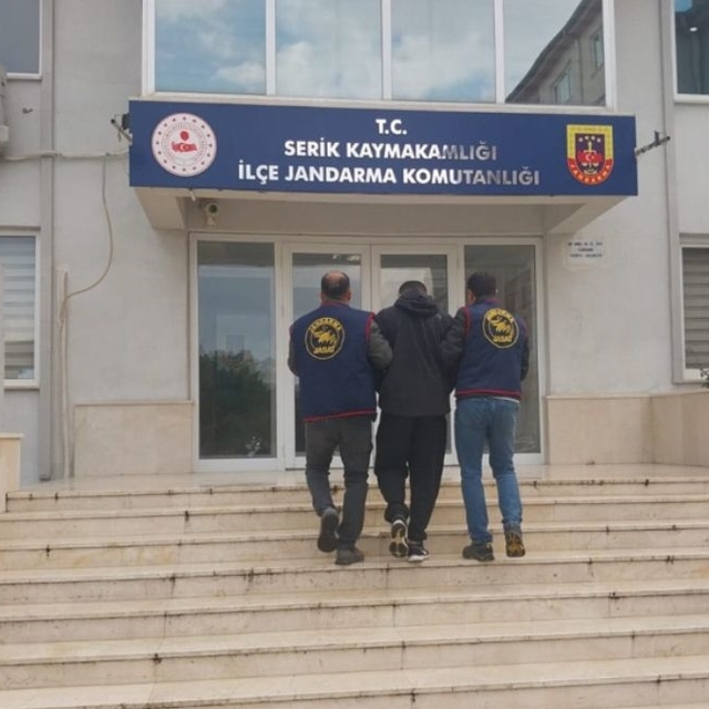 Antalya'da çeşitli suçlardan aranan 214 şüpheli yakalandı